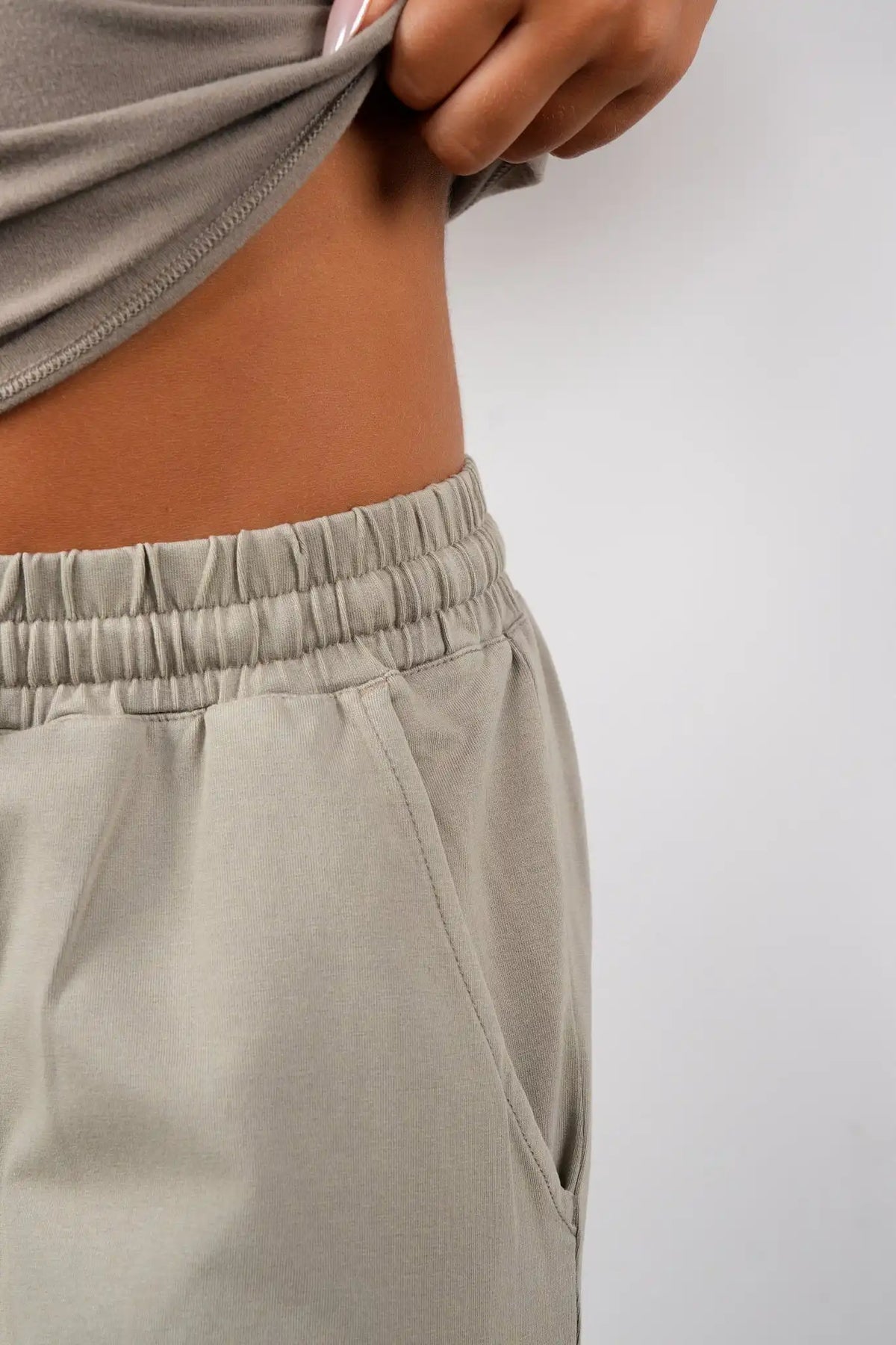 Vitality Essence Weekend Pant - Hazelnut